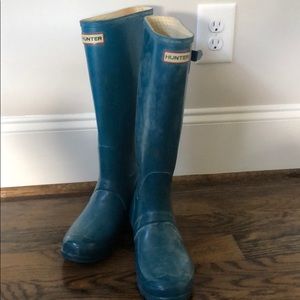 Blue hunter rain boots